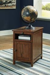 Tampa Furniture Outlet Lutz - Ashley Furniture - Treytown Chairside End Table - Chair Side End Table / Brown - T300-117